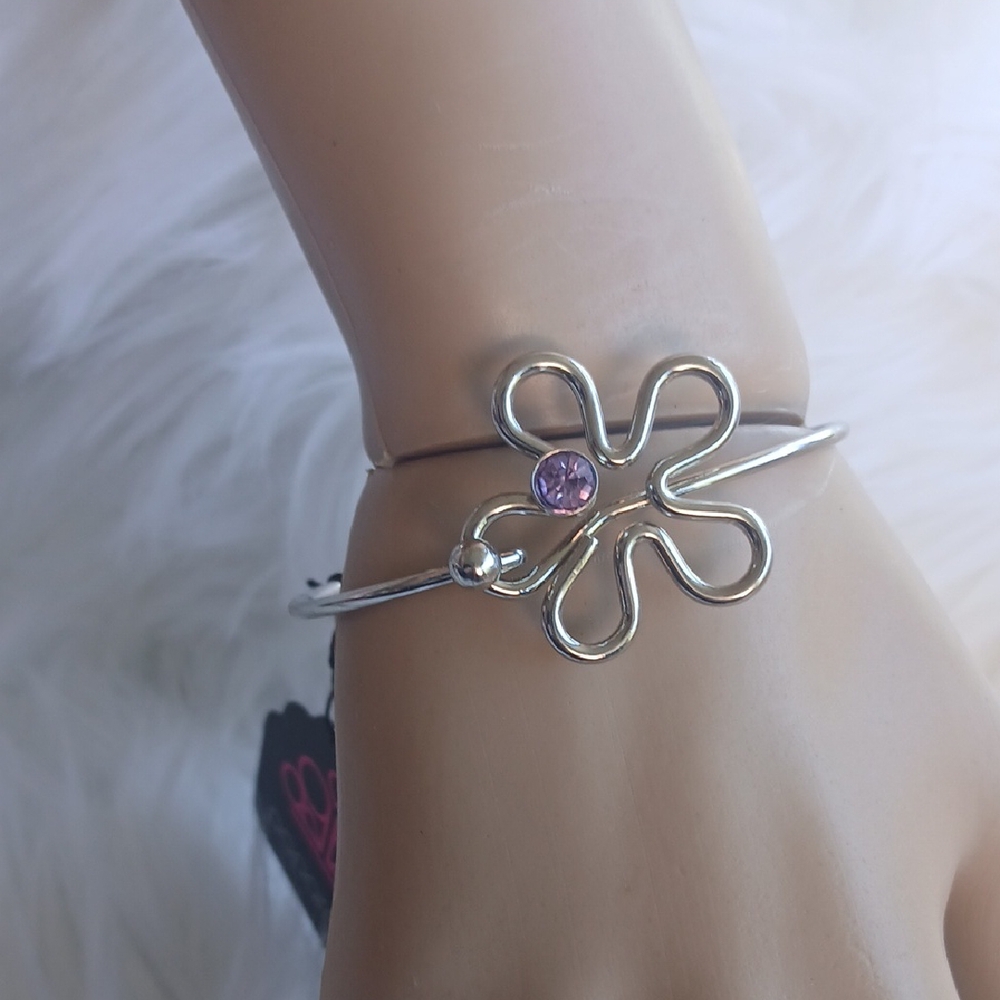 Paparazzi Silver Flower Bracelet with Purple Accent